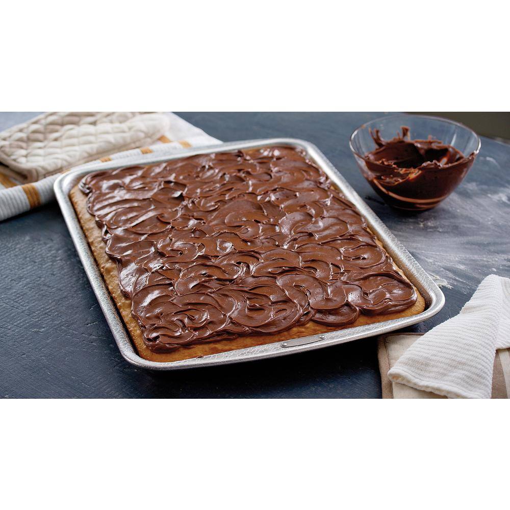 Doughmakers 13 in. x 18.5 in. Sheet Cake Pan 10331