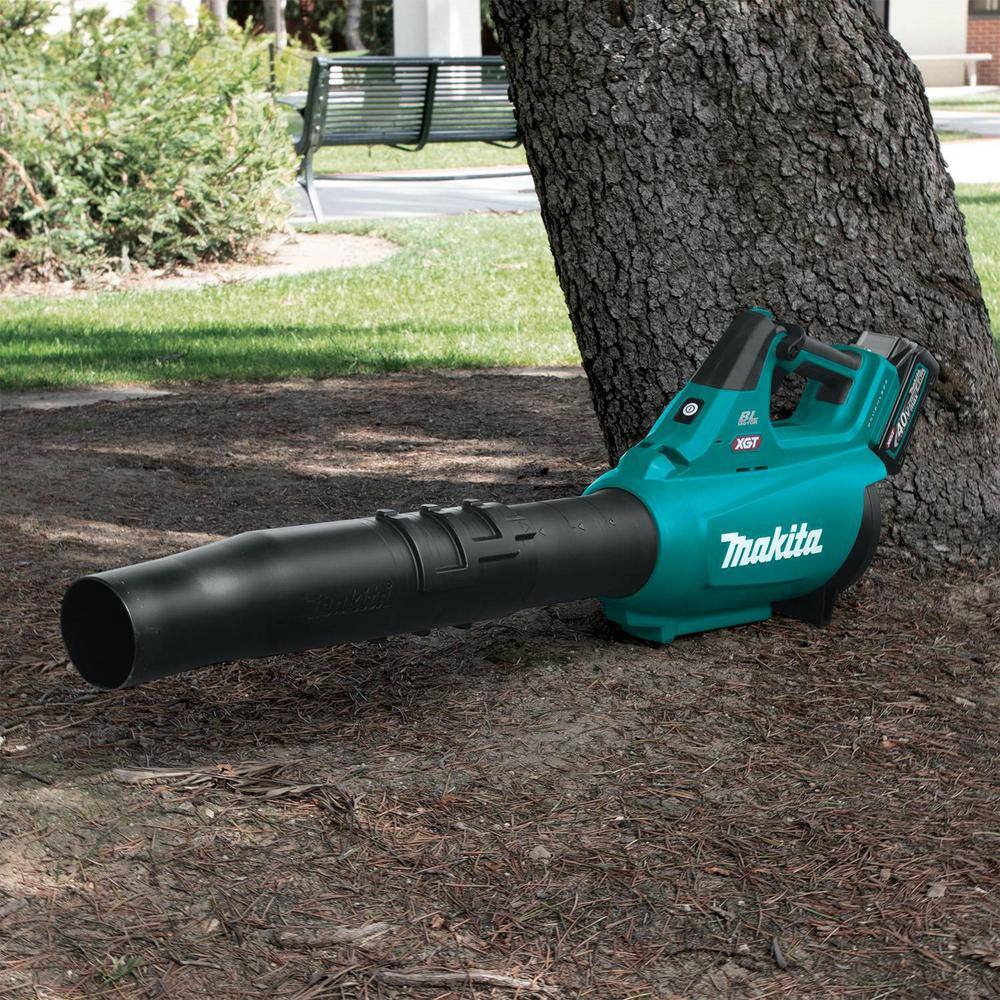 Makita 40V Max XGT Brushless Cordless Leaf Blower Kit (4.0Ah) GBU01M1