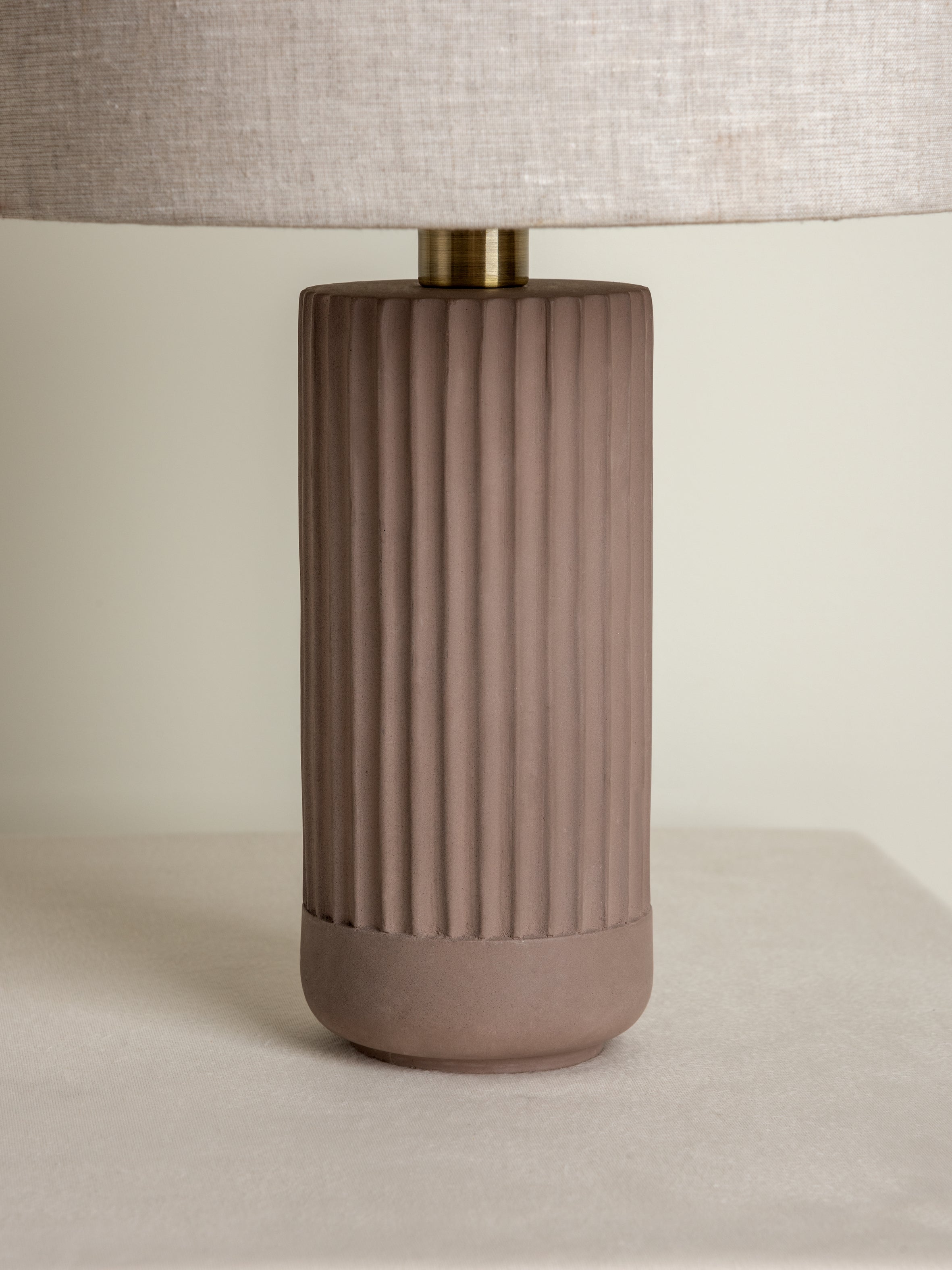 Avero - taupe ribbed concrete table lamp