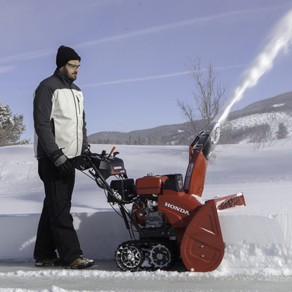 13HP 32In Two Stage Track Drive Snow Blower ; Electric Start ;