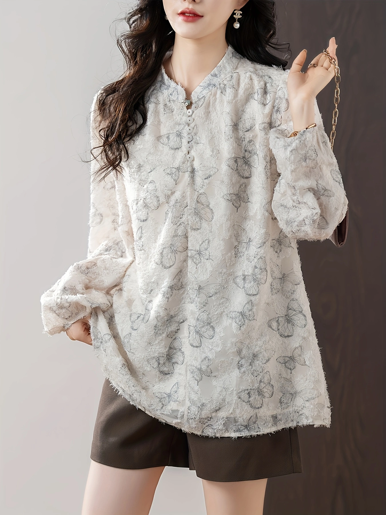 Stylish Womens Long Sleeve Chic Butterfly Print V-Neck Blouse - Color Block Design Perfect for Spring & Fall Seasons