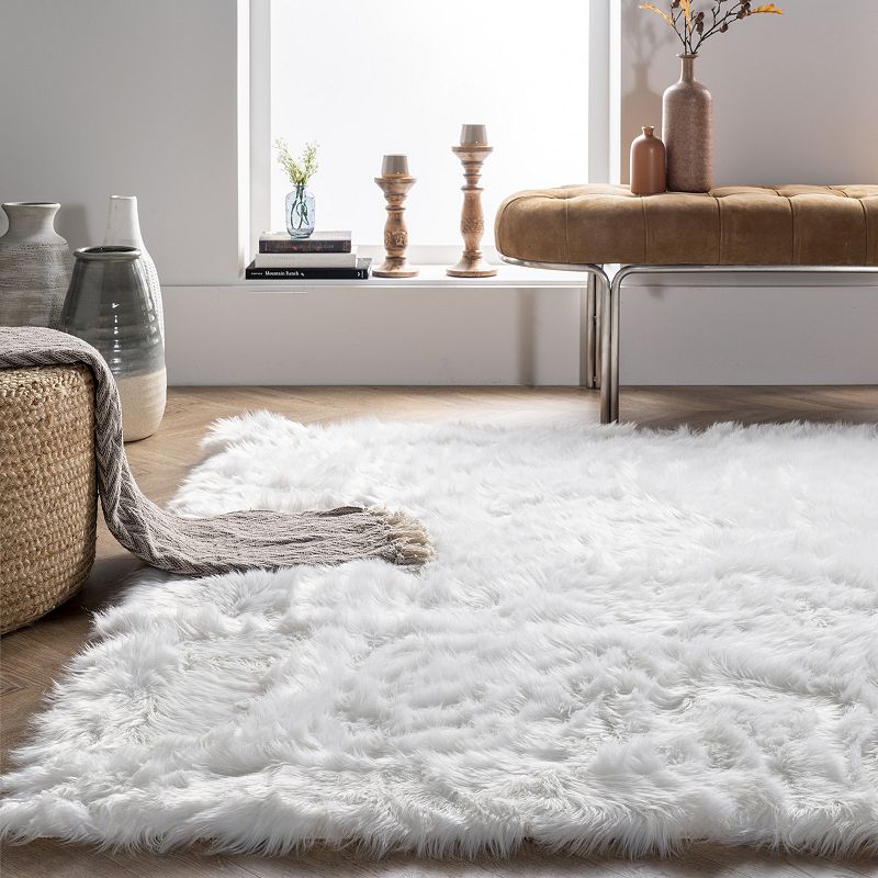 nuLoom Rodolfo Faux Sheepskin Shag Area Rug