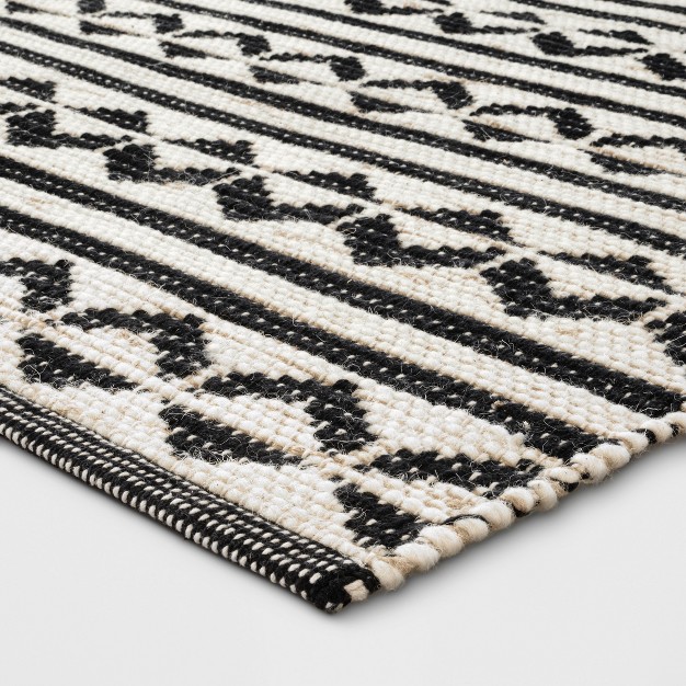 2 x27 6 quot x4 x27 Geometric Woven Accent Rug Black