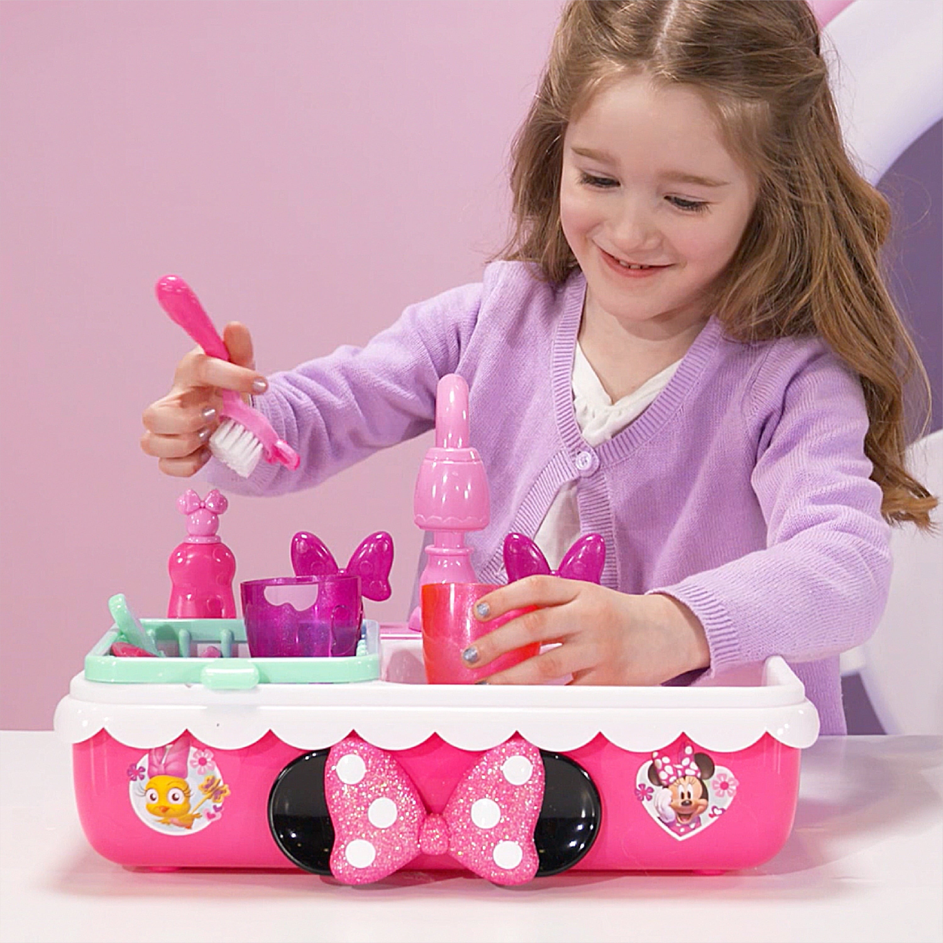 Minnie's Happy Helpers Magic Sink Set, Pretend Play Working Sink, Officially Licensed Kids Toys for Ages 3 Up, Gifts and Presents