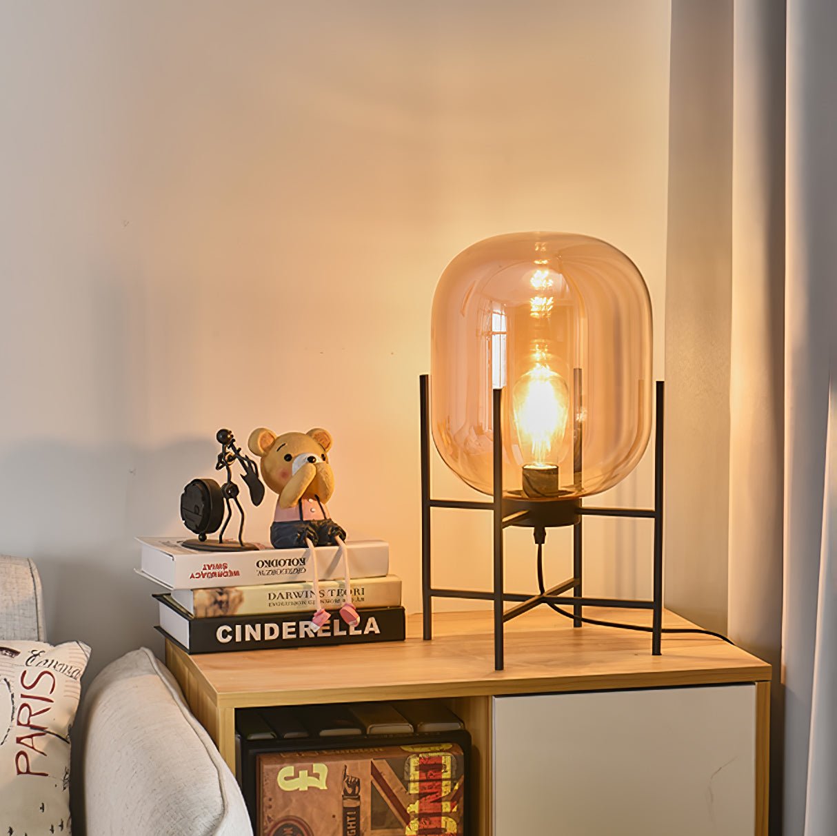 Oda Table Lamp