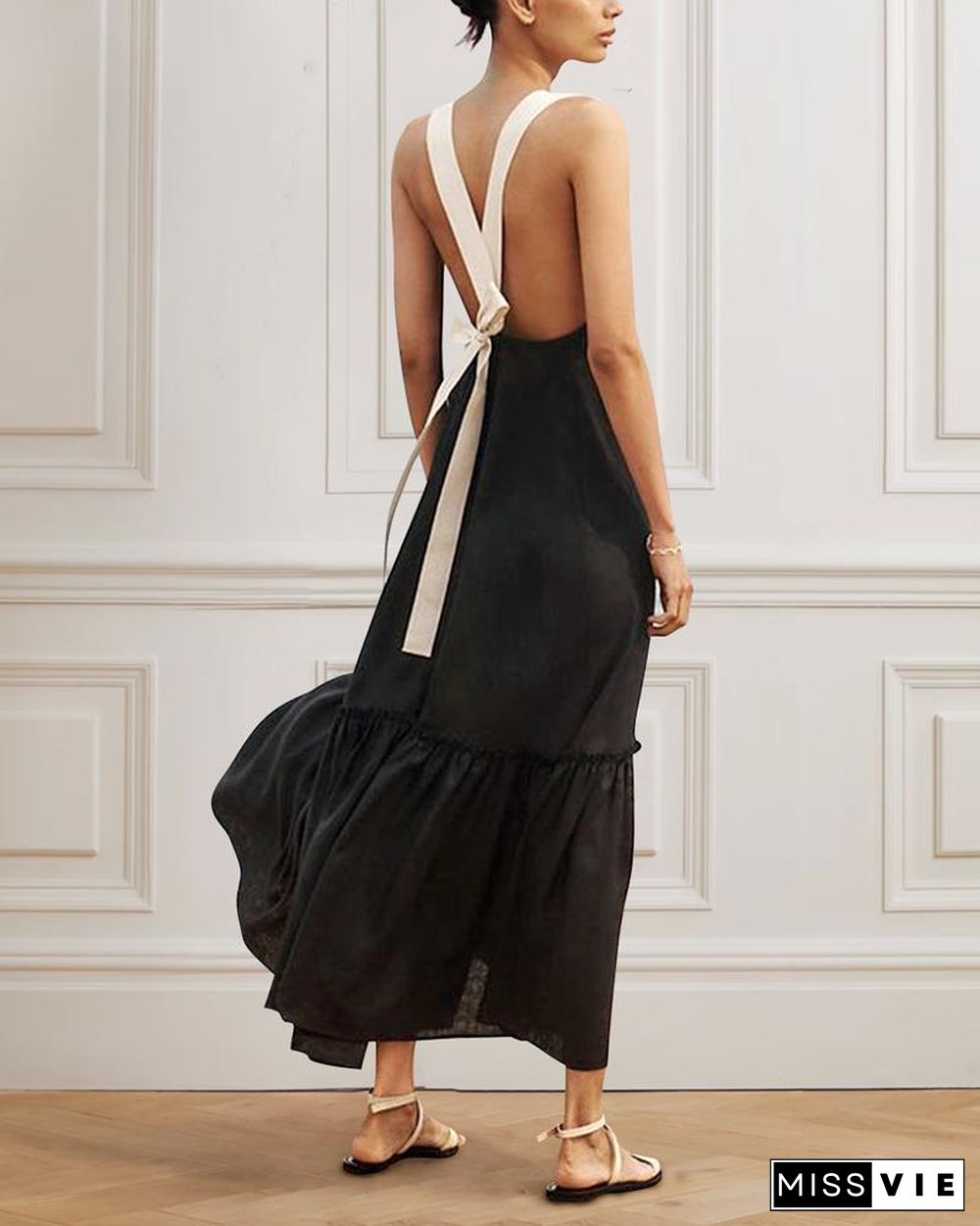 Color contrast Tied Open Back Dress