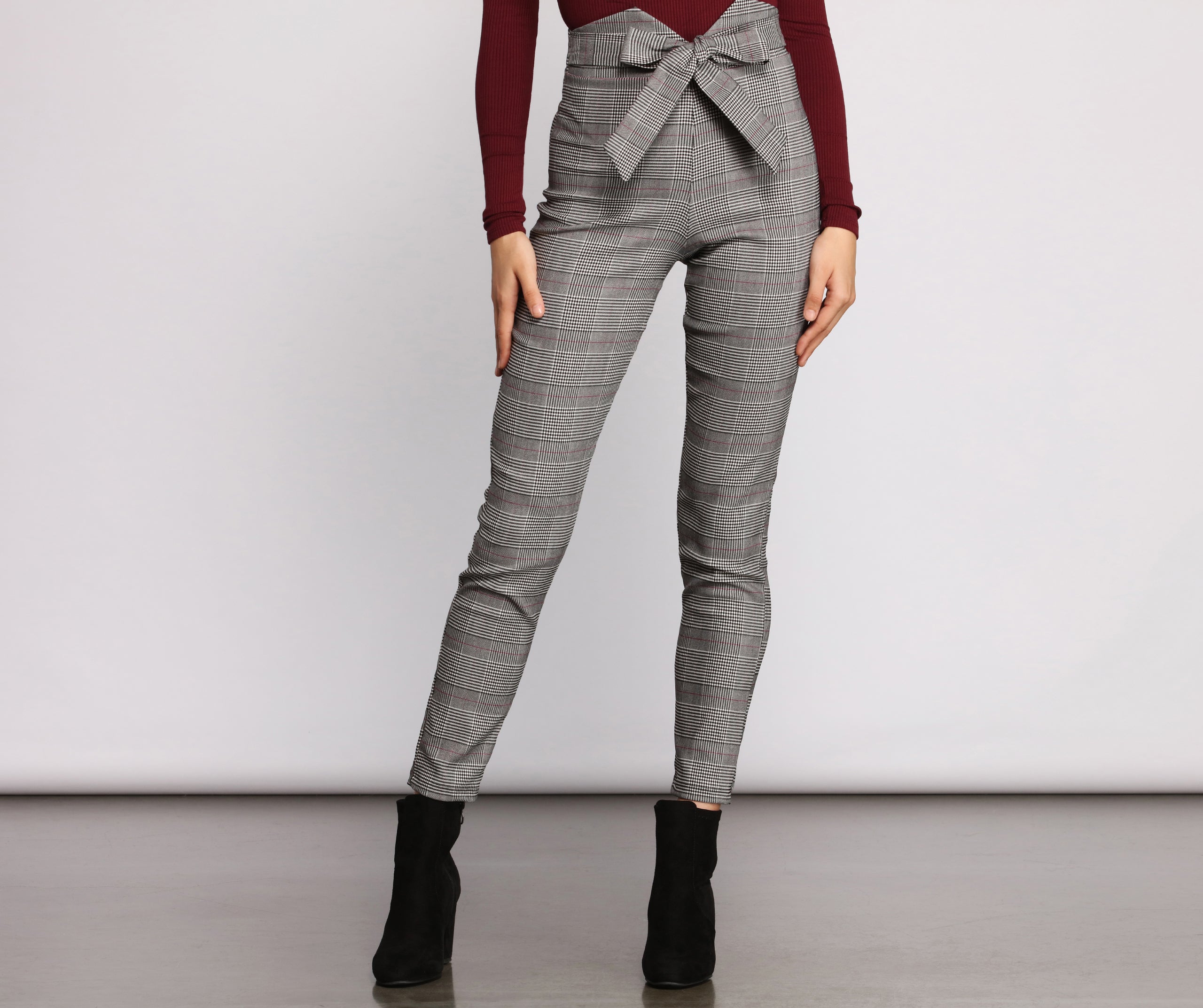 Fashionably Chic Plaid Skinny Pants