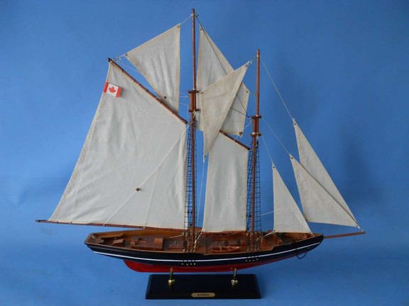 Handcrafted Model Ships BIuenose 32 Wooden Bluenos...