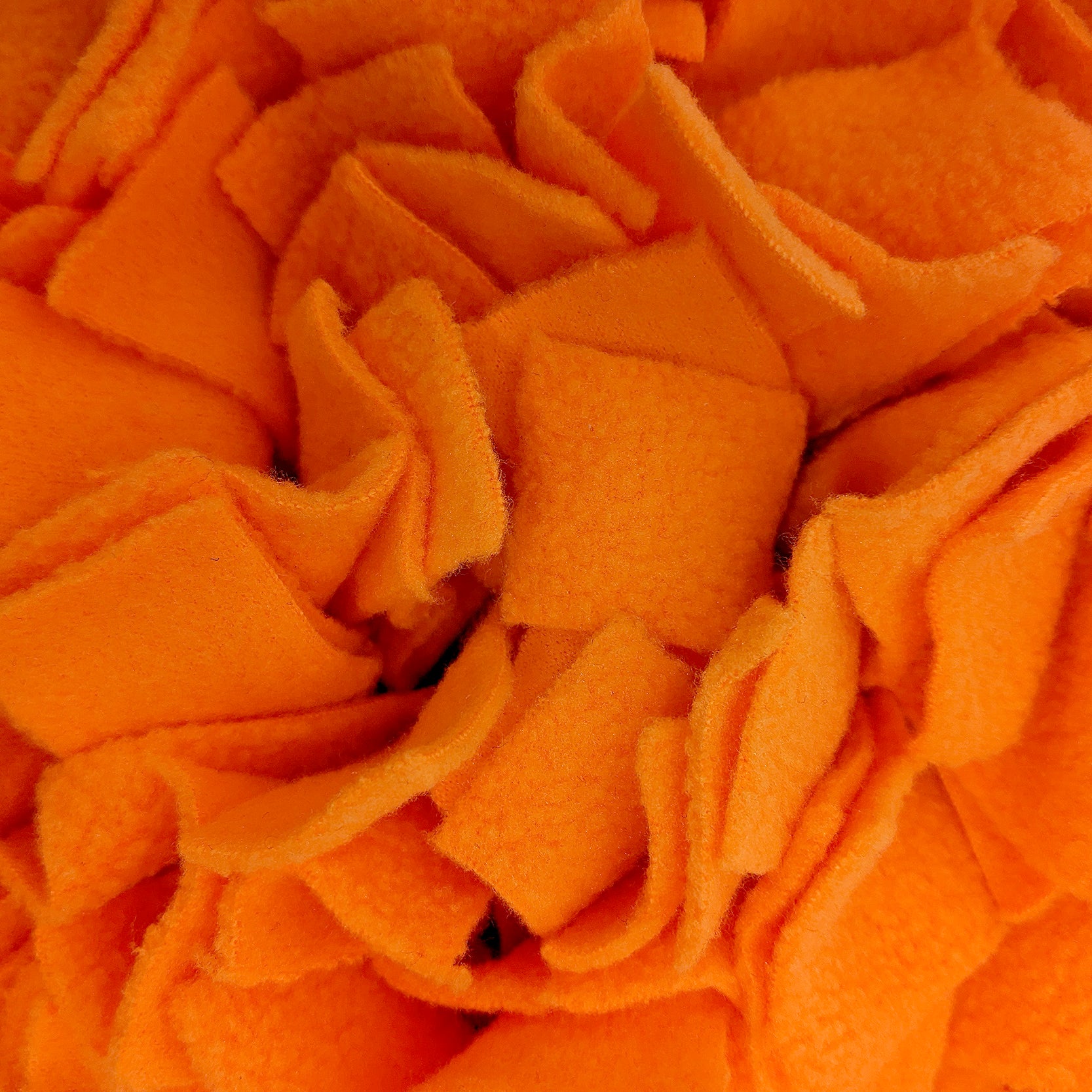 Best Friends Animal Society Snuffle Mat for Dogs， Heart Shape， Orange