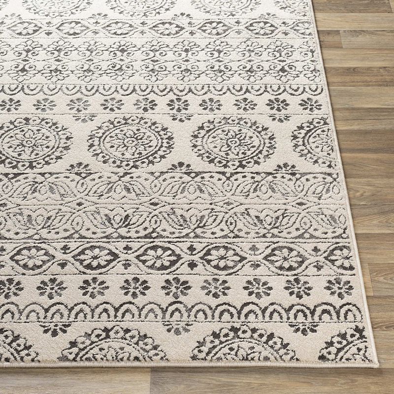 Tollebeek Traditional Area Rug