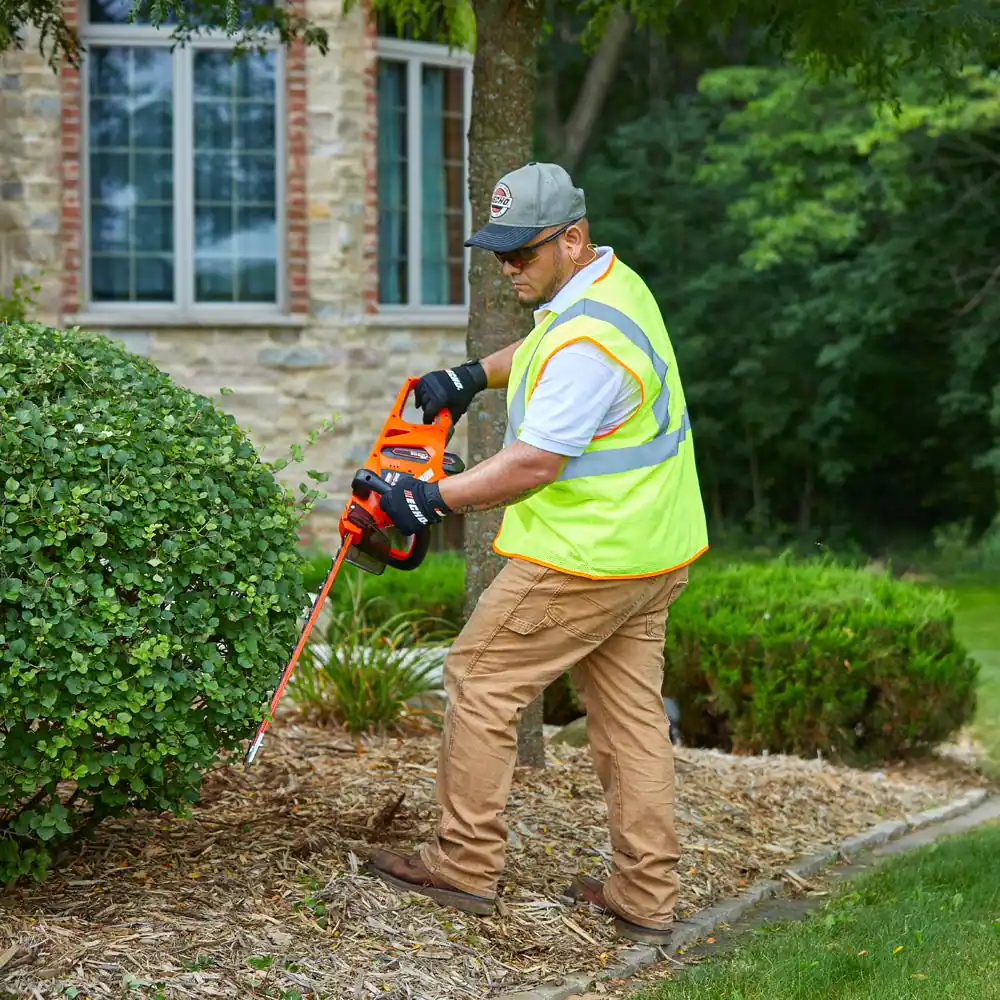 ECHO DHC-2300C1 eFORCE 56V Cordless Battery Hedge Trimmer with 2.5Ah Battery and Charger