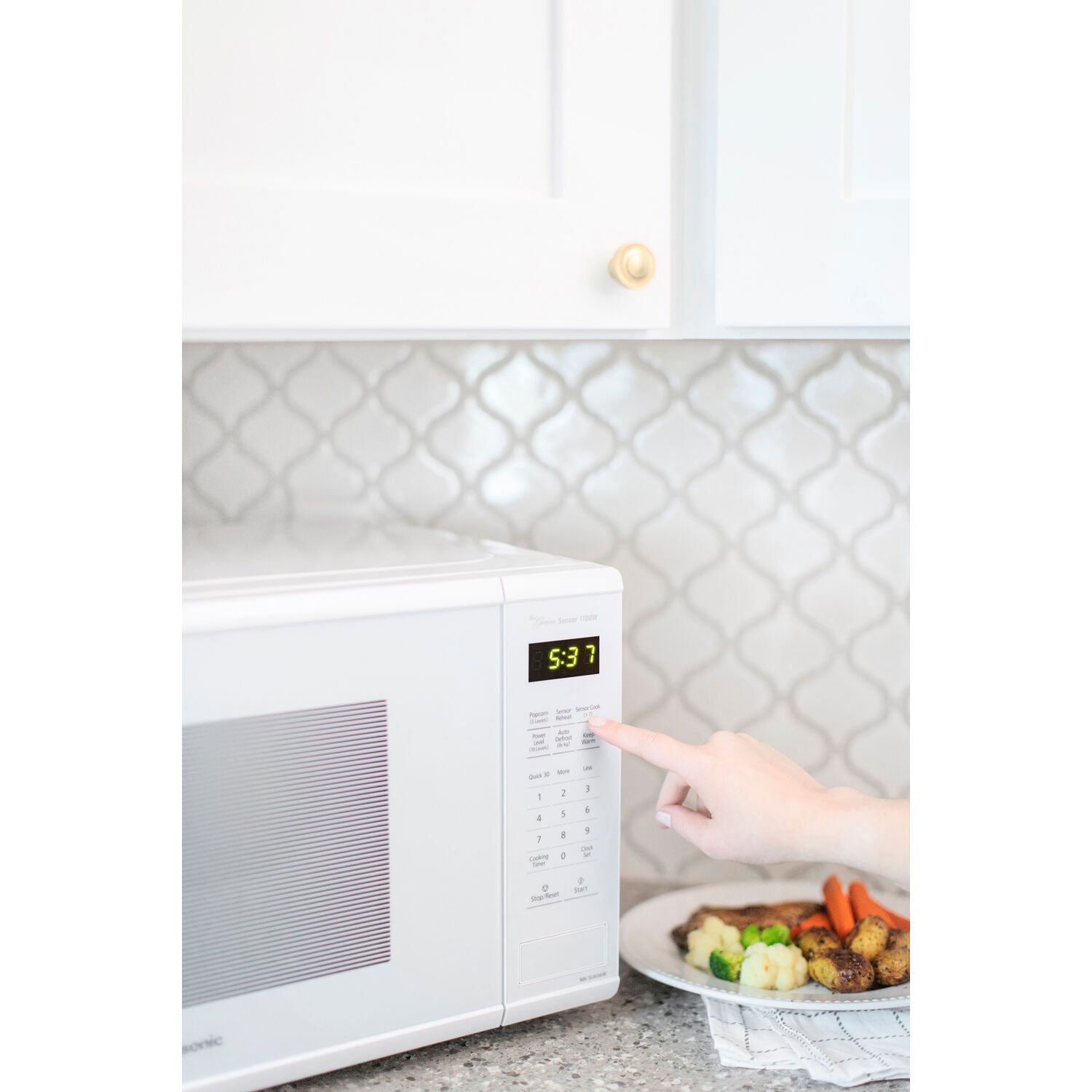 Panasonic Genius Sensor 1.3-Cu. Ft. 1100W Countertop Microwave Oven in White