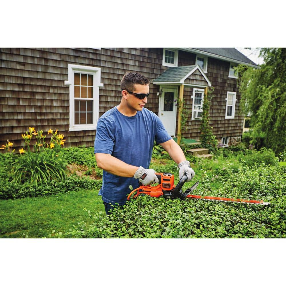 BLACK+DECKER 22 in. 4.0 Amp Corded Dual Action Electric Hedge Trimmer with Saw Blade Tip BEHTS400