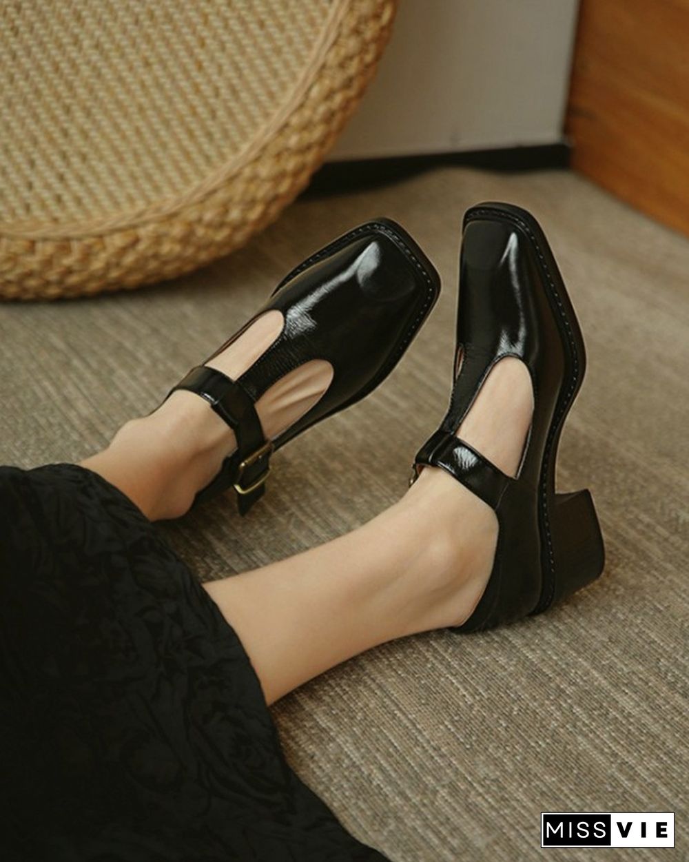 Square-toe Solid Color Lacquered Leather Shallow Mouth High Heels