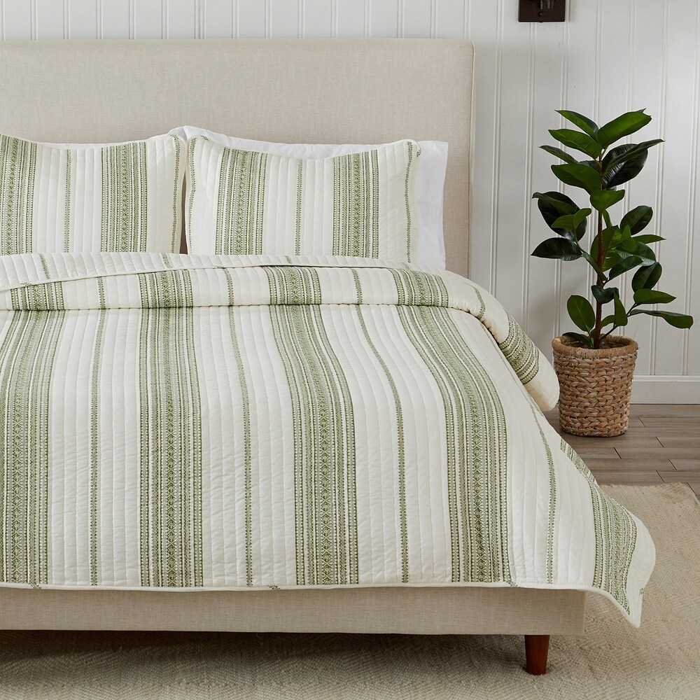 Luxurious Farmhouse Stripe Microfiber Quilt Set With Shams