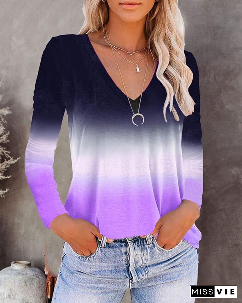 V-neck Long-sleeved Gradient T-shirt