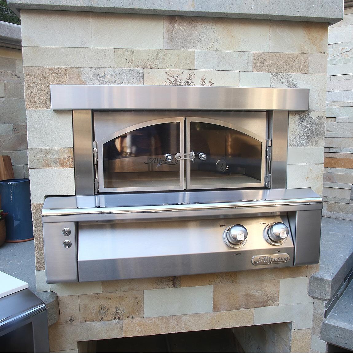 Alfresco 30-Inch Built-In Natural Gas Outdoor Pizza Oven Plus