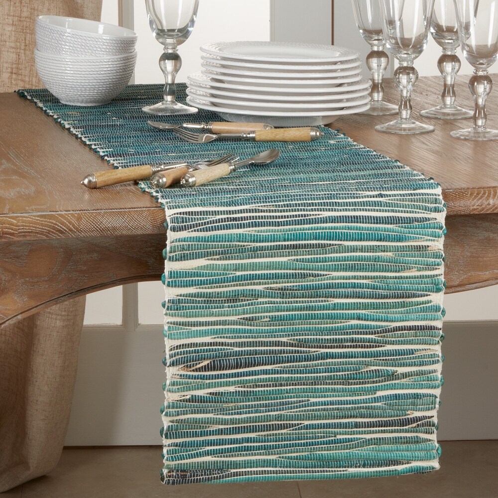 Long Table With Water Hyacinth Design