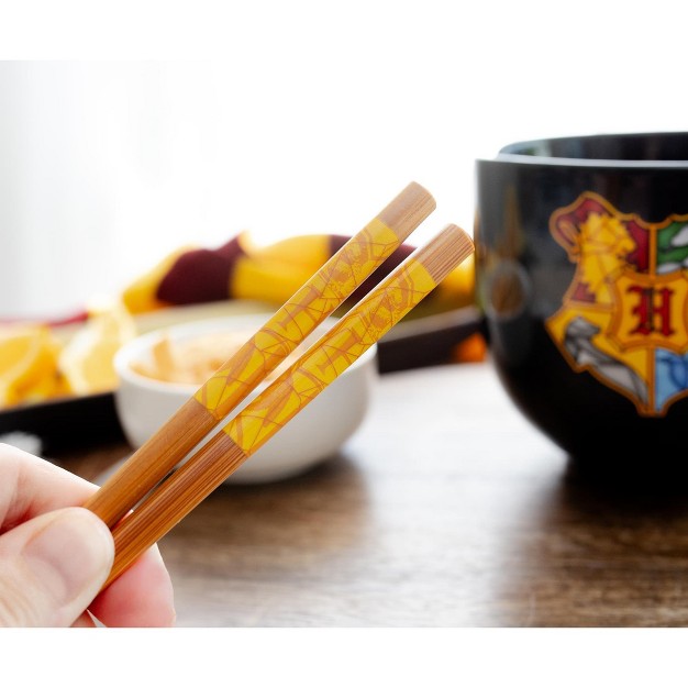 Silver Buffalo Harry Potter Hogwarts Crest 20 ounce Ramen Bowl And Chopstick Set