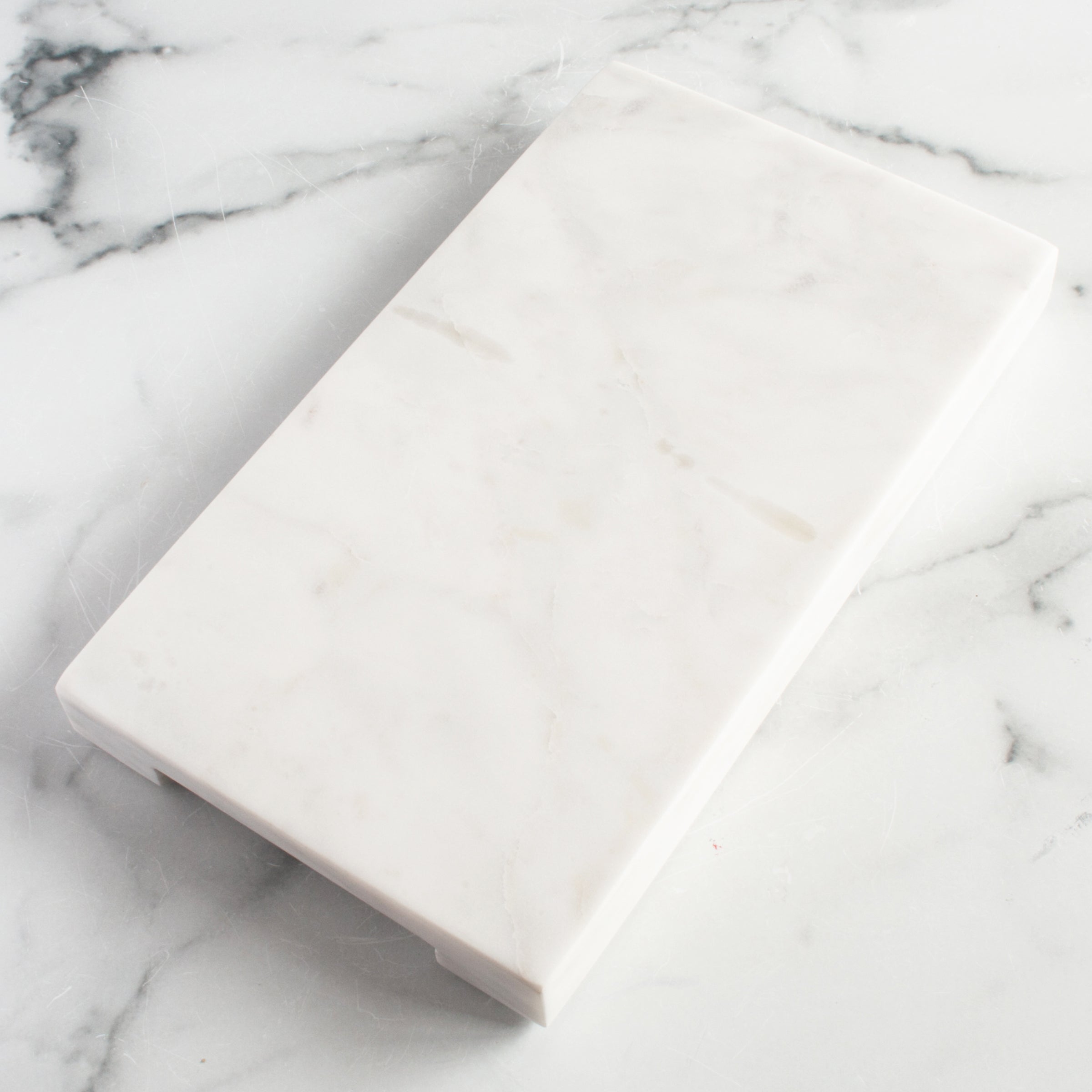 Be Home White Marble Thick Rectangular Board with Handle Grooves (1 unit)