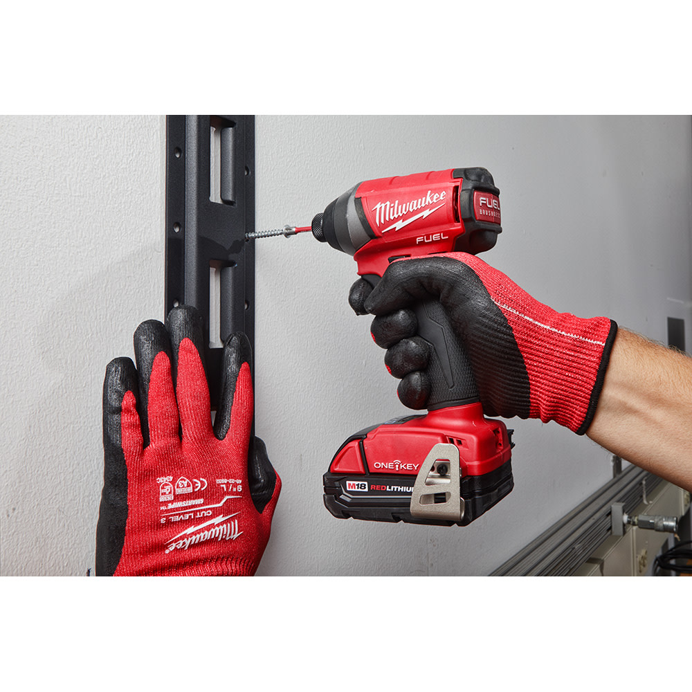 Milwaukee 20 Vertical E-Track for PACKOUT™ Racking Shelves， 2Pc