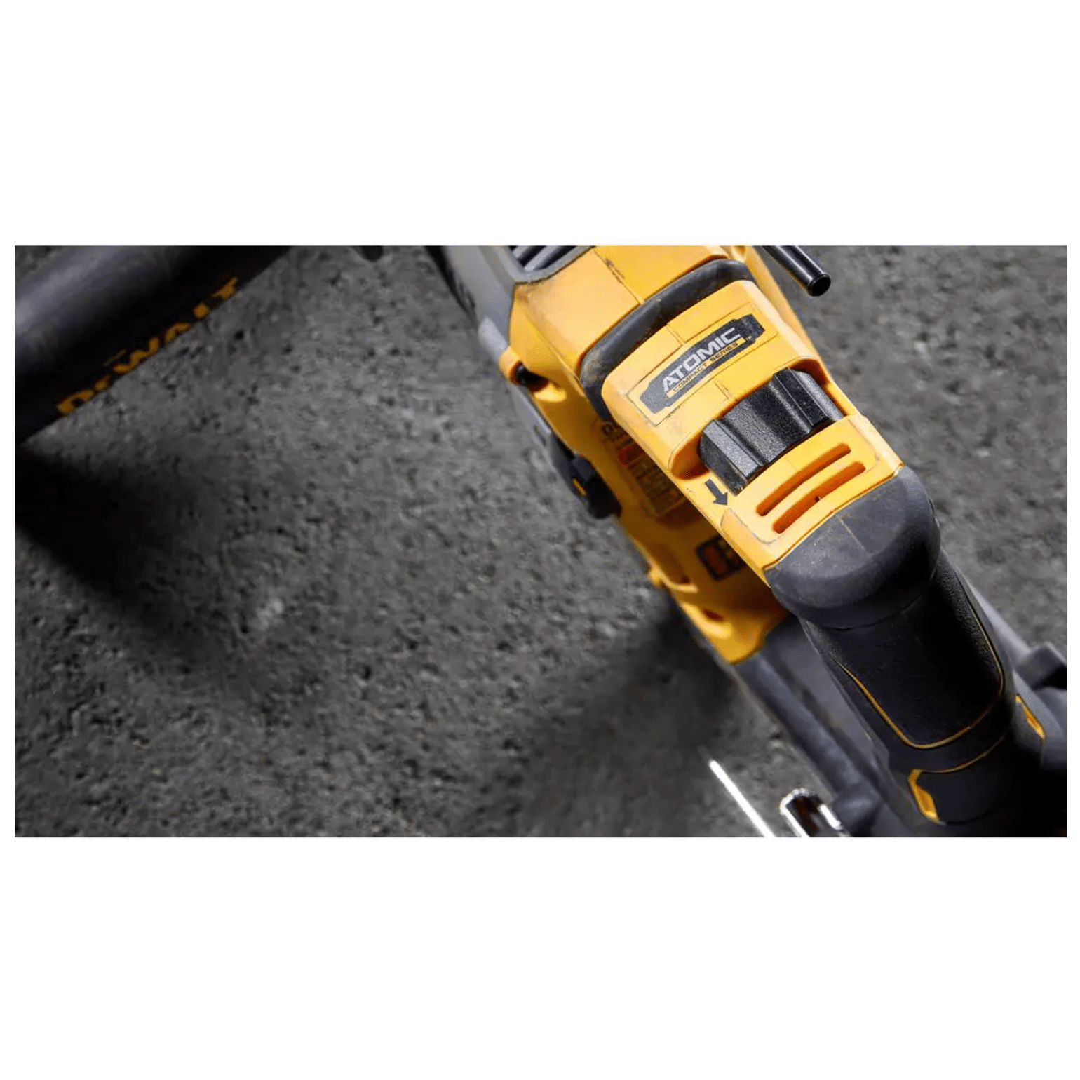 Dewalt Atomic 20-Volt Max Cordless Brushless Ultra-Compact 5/8 in. SDS + Hammer Drill， Tool-Only (DCH172B)