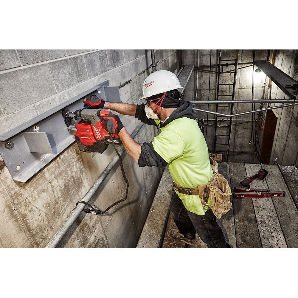 Milwaukee M18 FUEL Rotary Hammer 1