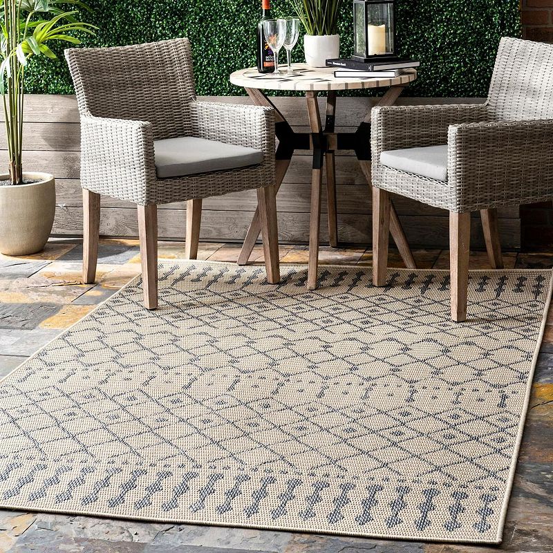 nuLOOM Reina Modern Trellis Indoor/Outdoor Area Rug