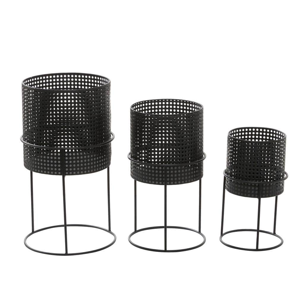 CosmoLiving by Cosmopolitan 23in. Large Black Metal Indoor Outdoor Woven Planter with Removeable Stands (3- Pack) 73866