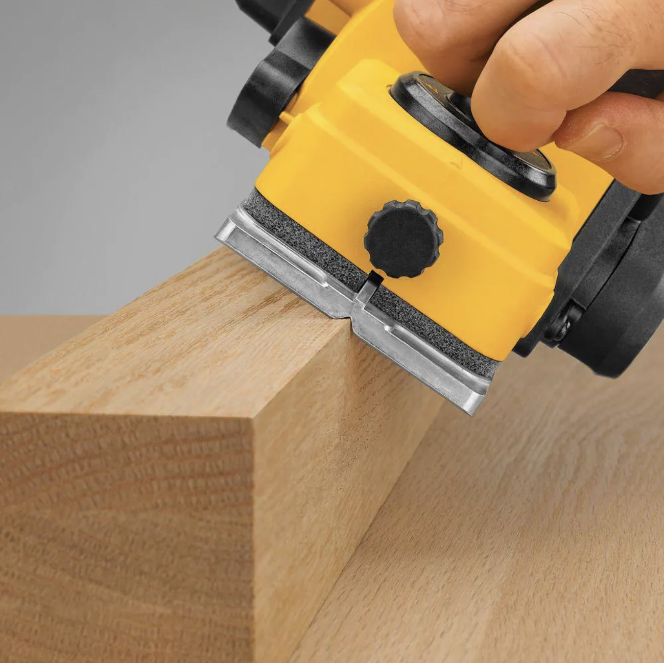 Dewalt 5.5 Amp Corded 3-1/4 in. Portable Hand Planer