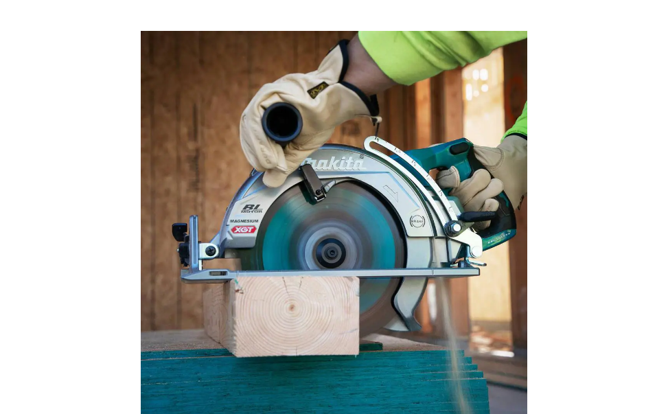 Makita GSR02Z 40V Max XGT Brushless Cordless Rear Handle 10-1/4 in. Circular Saw， AWS Capable (Tool Only)