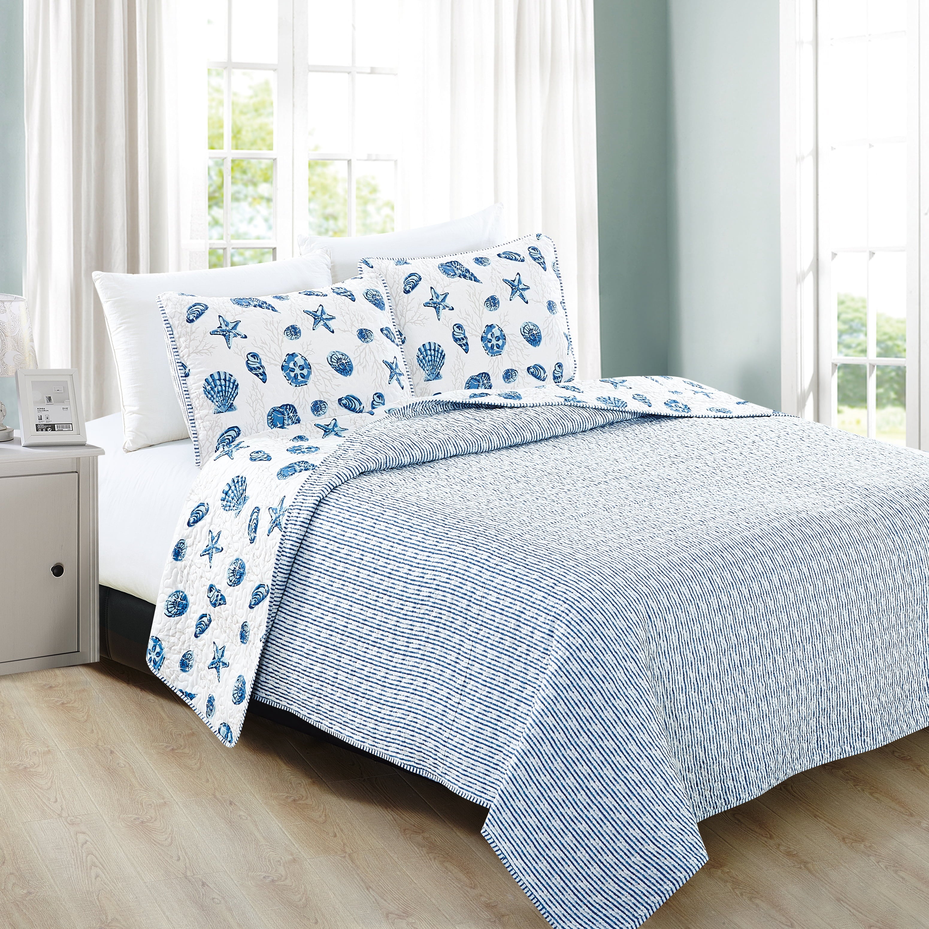 Great Bay Home Coastal Beach Reversible Reversible Quilt Set With Shams  (Twin， Blue)