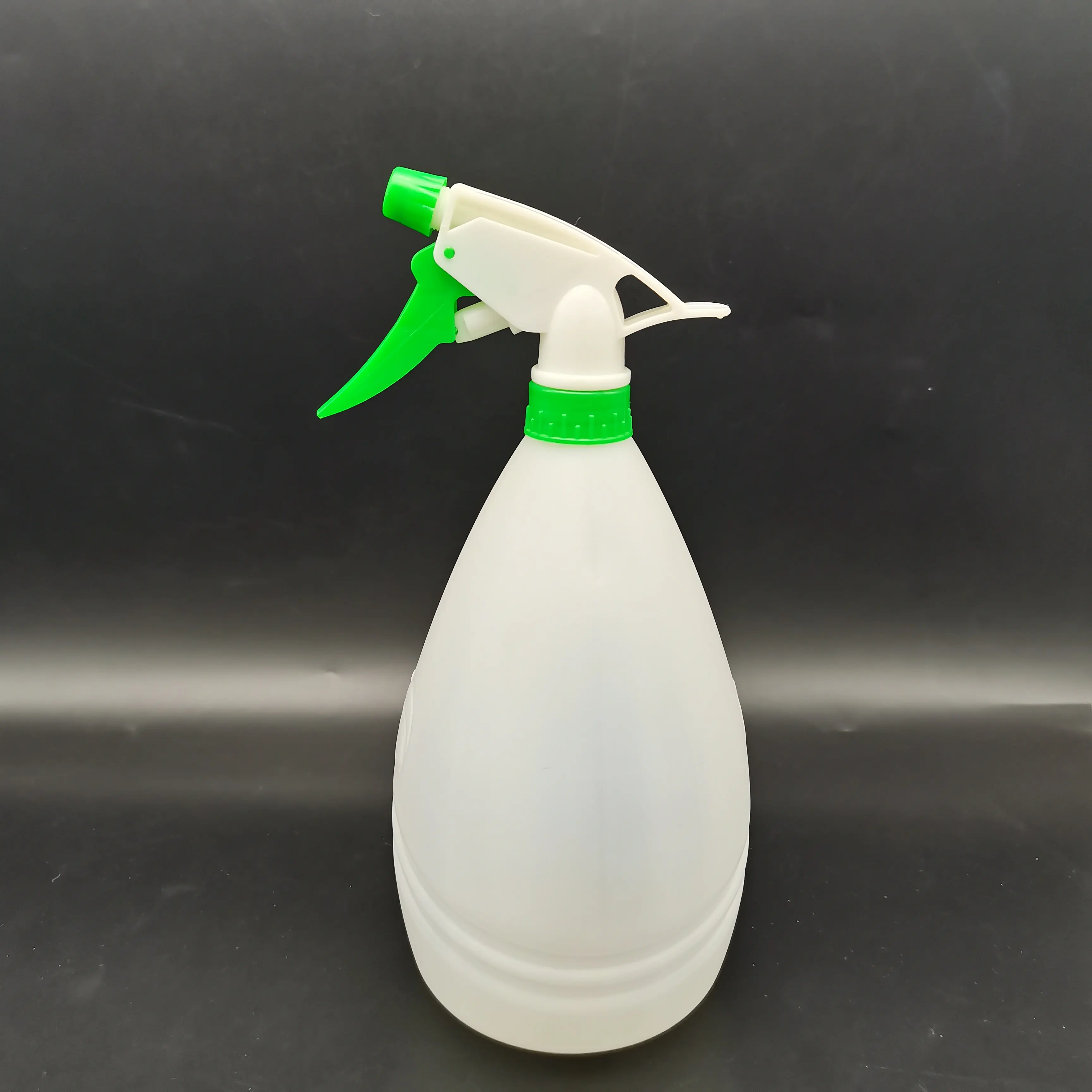 1.2L Plastic Handheld Sprayer  liquid Trigger Sprayer for cleaning garden portable plastic spray bottle