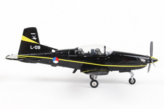 Herpa Royal Netherlands Air Force Pc7 1/72 131 Sqn...