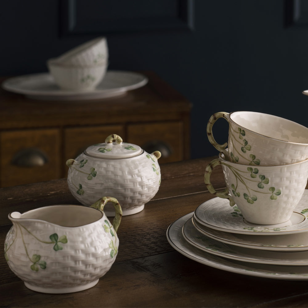 Belleek Classic 1880 - Gold Shamrock Sugar Pot and Lid