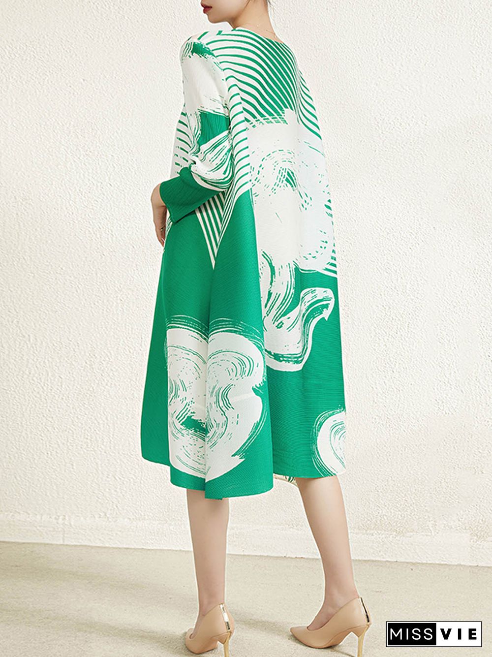 Long Sleeves Loose Pleated Printed Round-Neck Midi Dresses