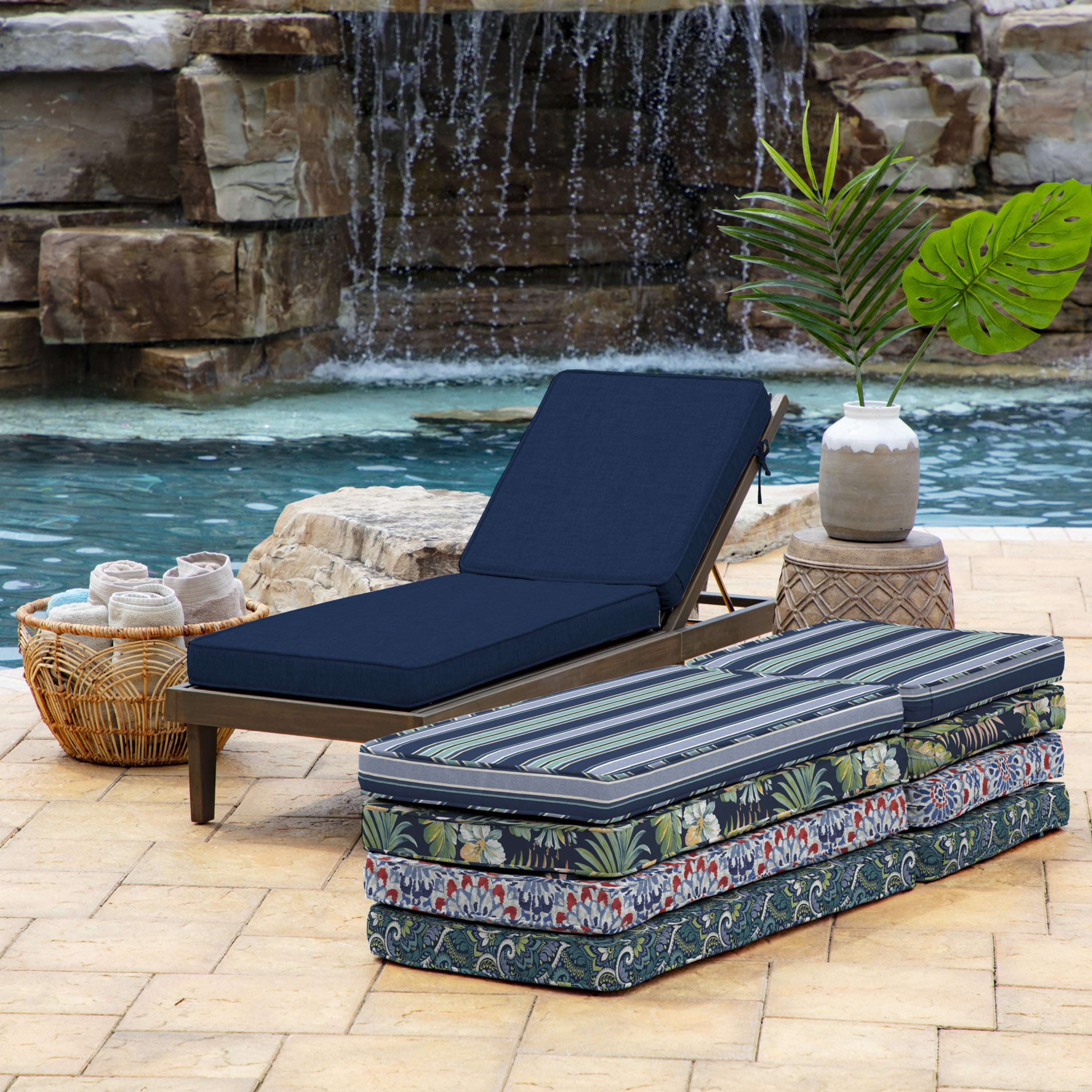 Arden Selections ProFoam Essentials Outdoor Chaise Lounge Cushion 72 x 21， Sapphire Blue Leala