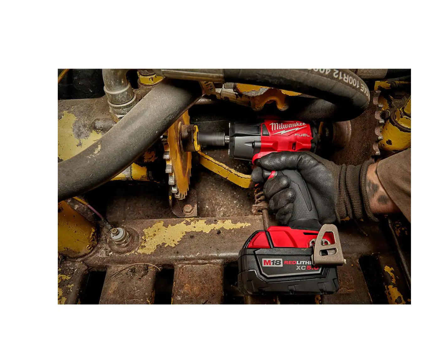 Milwaukee 2962-20-49-66-7024 M18 FUEL GEN-2 18V Lithium-Ion Mid Torque Brushless Cordless 1/2 in. Impact Wrench with Socket Set (8-Piece)