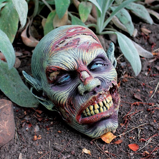 Design Toscano Lost Zombie Head Statue