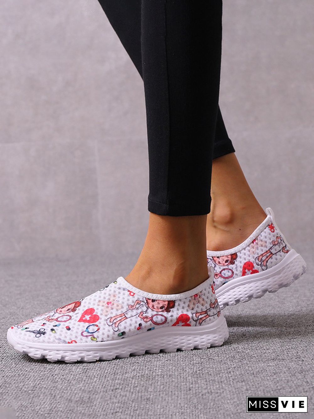 Nurse Fighting Epidemic Print Breathable Tulle Mesh Lightweight Sneakers