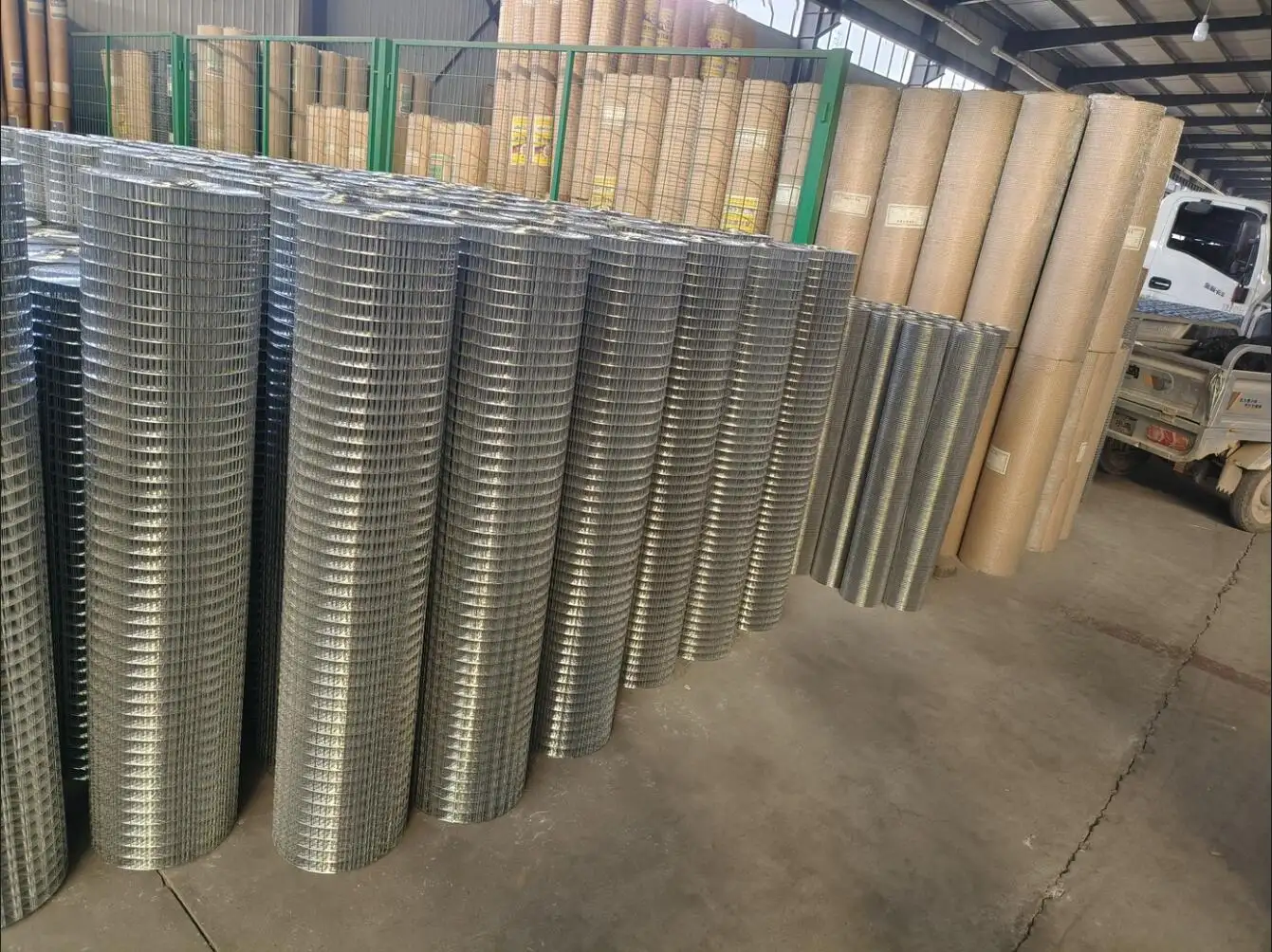 Diameter 5mm Welded Wire Mesh Iron Wire Mesh/Welded Wire Mesh Weight Per Square Meter