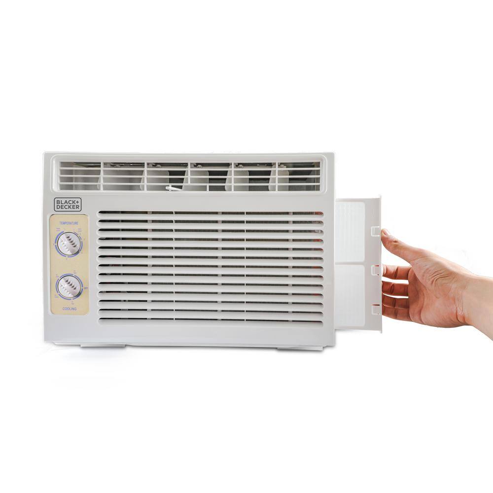 BLACK+DECKER 5000 BTU Window Air Conditioner in White BD05MWT6