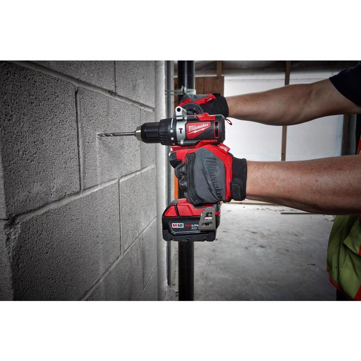 MW M18 18 V 1/2 in. Brushless Cordless Hammer Drill Kit (Battery \u0026 Charger)