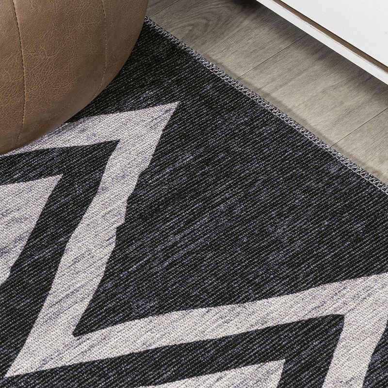 Siksak Chevron Border Rug