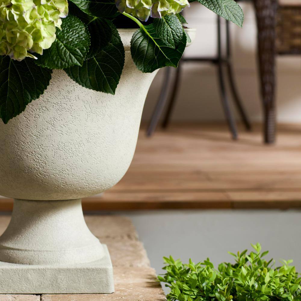 Vigoro 17.8 in. Elise Large White Textured Resin Urn Planter (17.8 in. D x 15 in. H) with Drainage Hole HD1436-598R