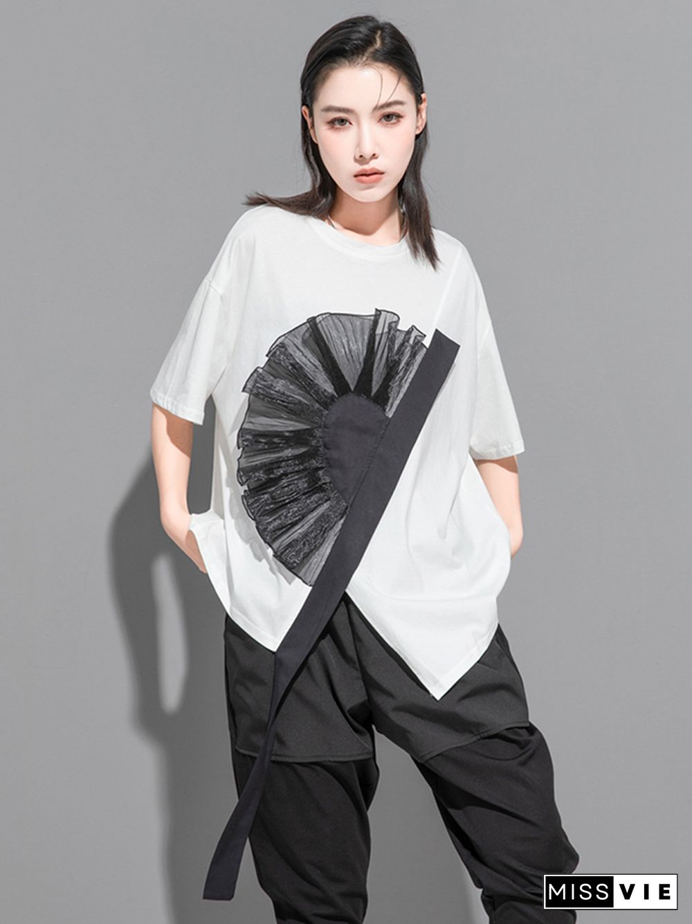 Stylish Black White Irregular Applique T-Shirt