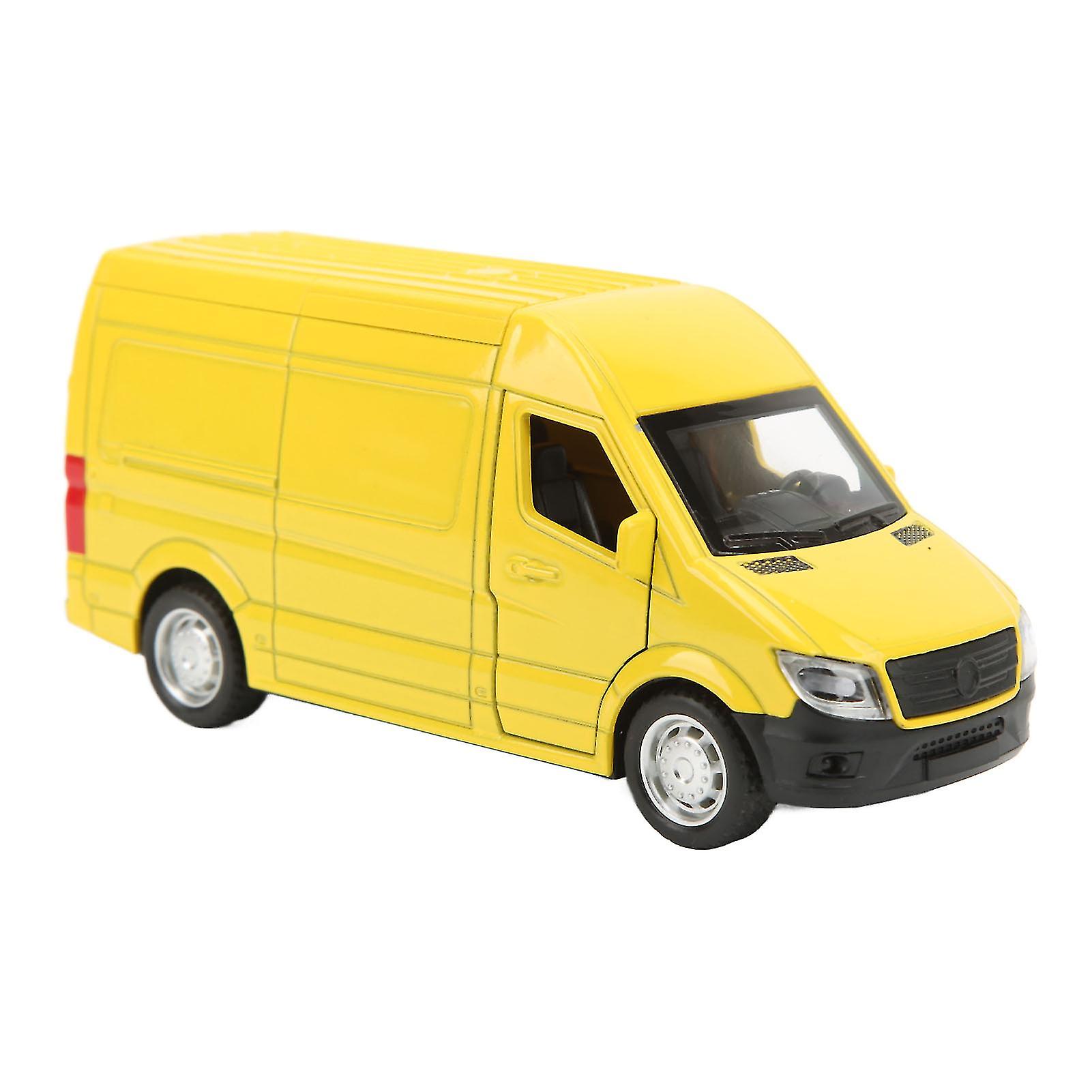 1:32 Diecast Car Toy Model Door Opened Pull Back Light Sound Alloy Casting Display Vehicle Model Yellow