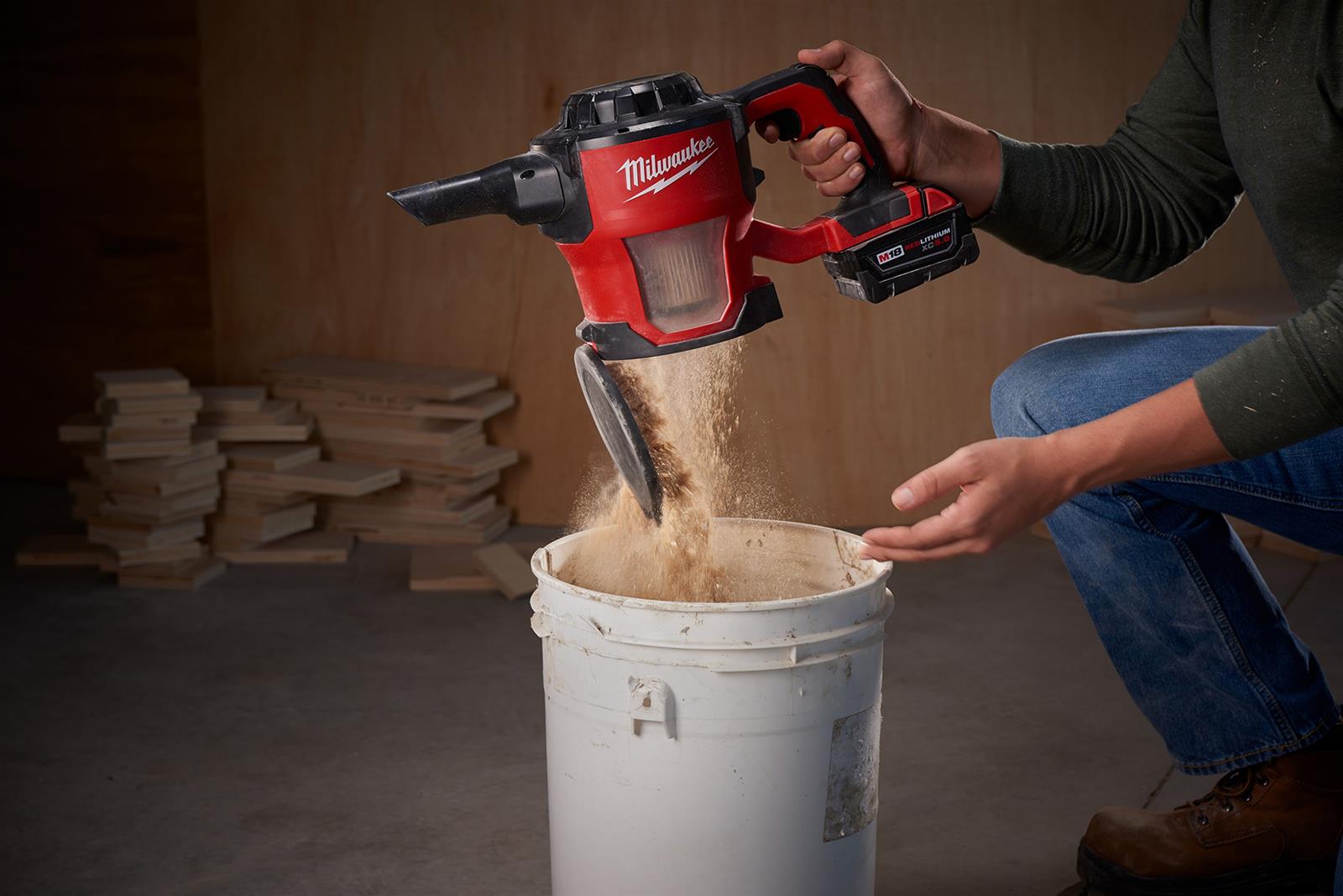 Milwaukee Tool 0882-20 Milwaukee M18 Compact Vacuum Cleaners