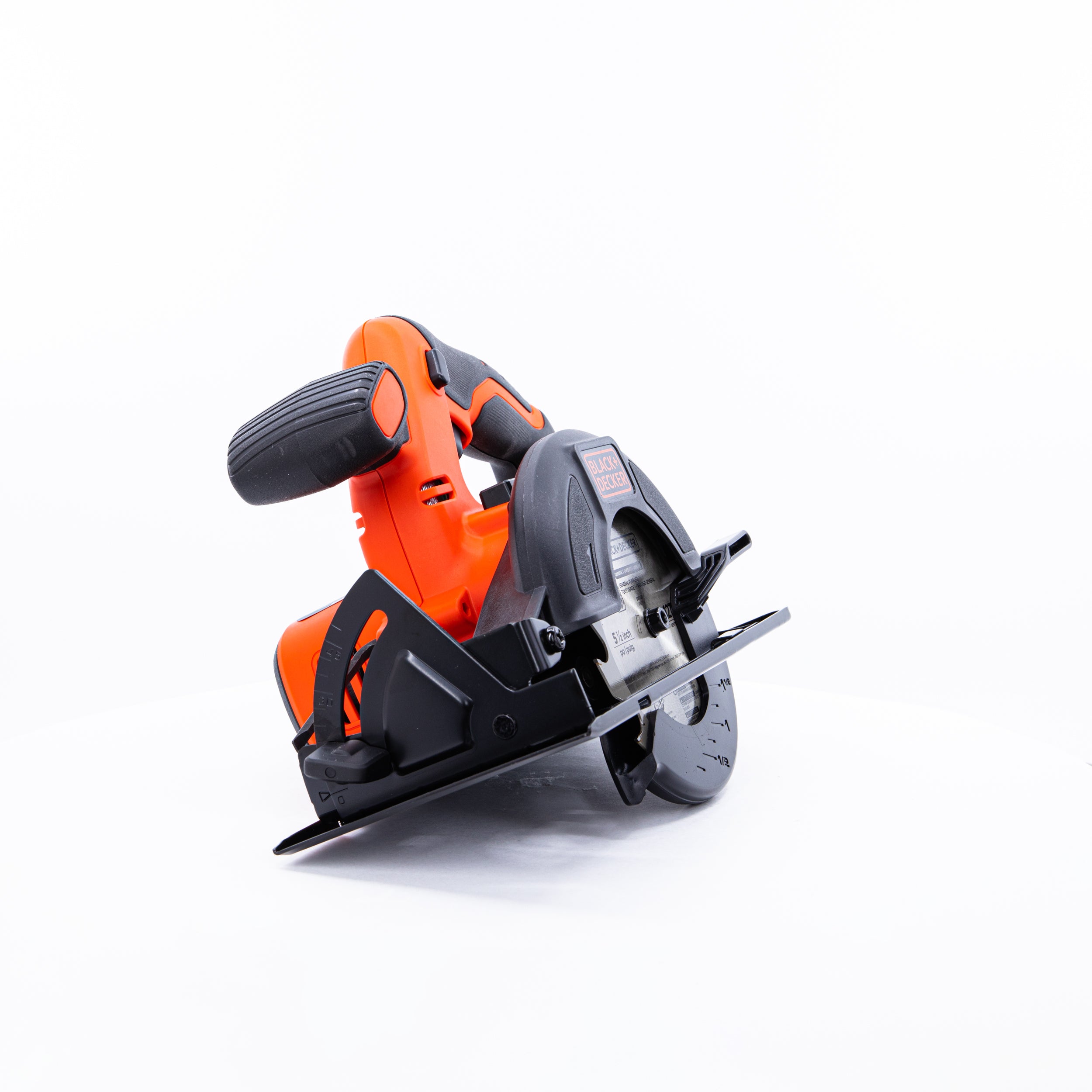 20V MAX* POWERCONNECT™ 5-1/2 In. Cordless Circular Saw