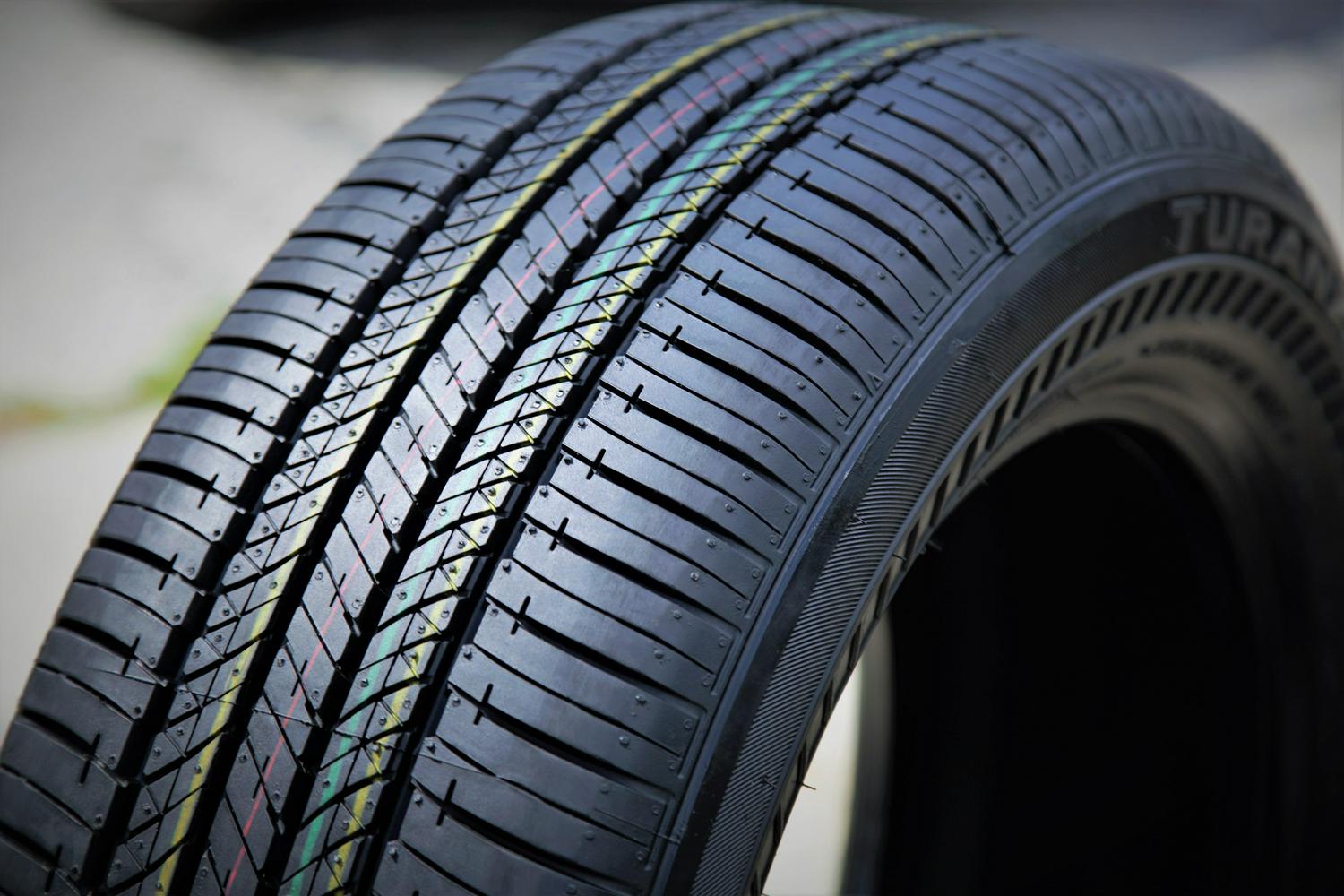 Bridgestone Turanza EL400-02 215/45R17 87 V Tire